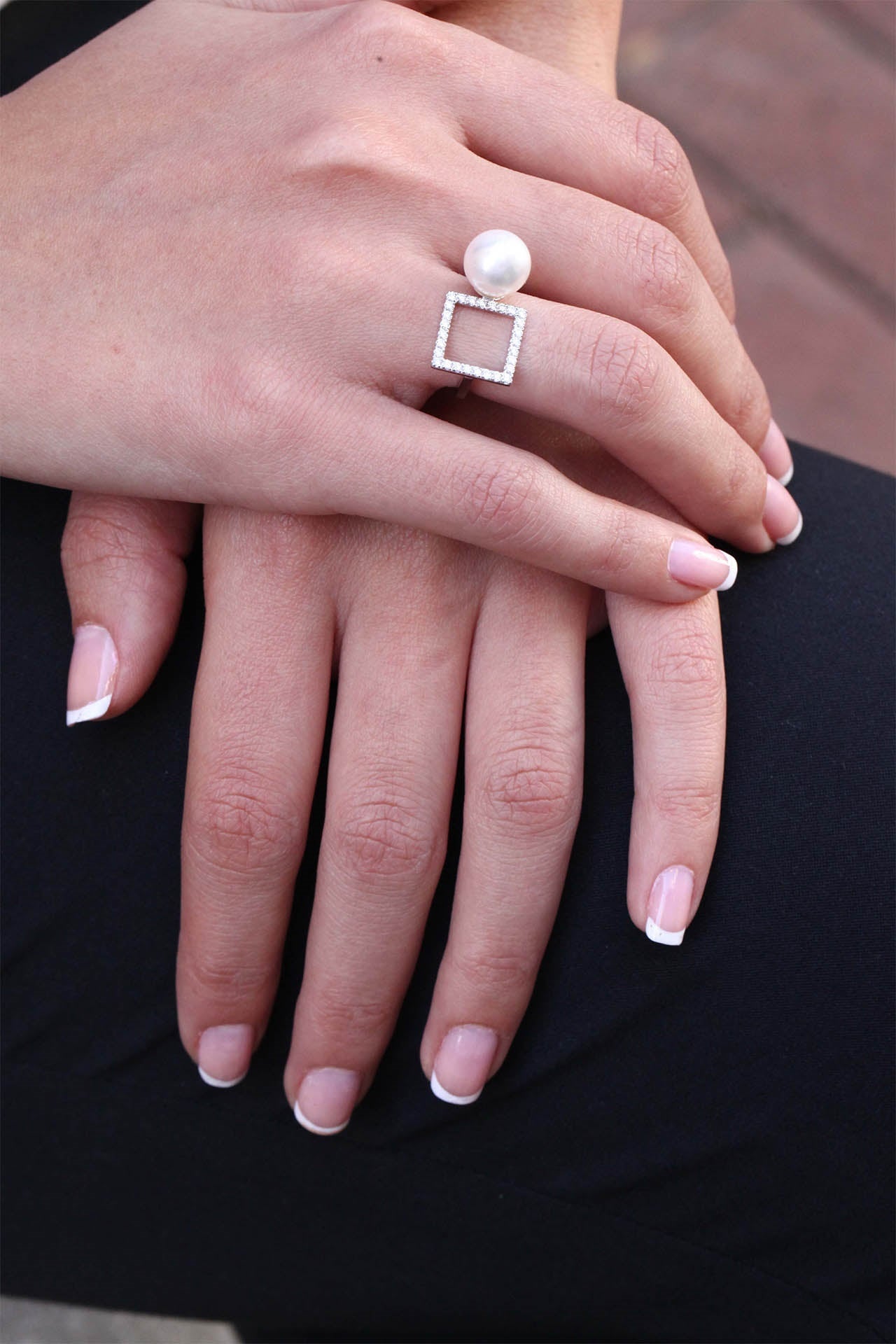 EQUILIBRIUM R CULTURED PEARL